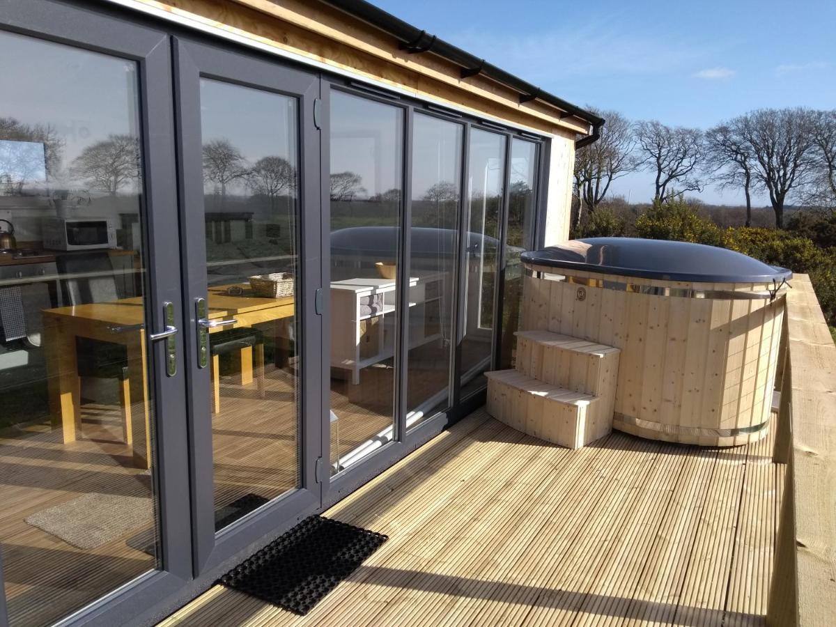 Cleeves Cabins Ailsa Luxury Lodge With Hot Tub Dalry (North Ayrshire) Exterior foto